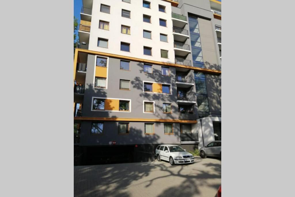 Sun House + Free Parking *