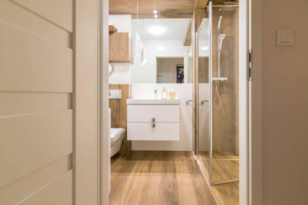 Sun House + Free Parking * Wroclaw
