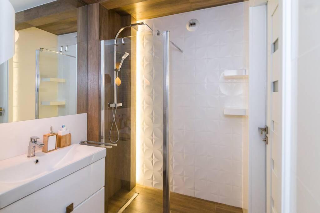 Apartment Sun House + Free Parking Wroclaw